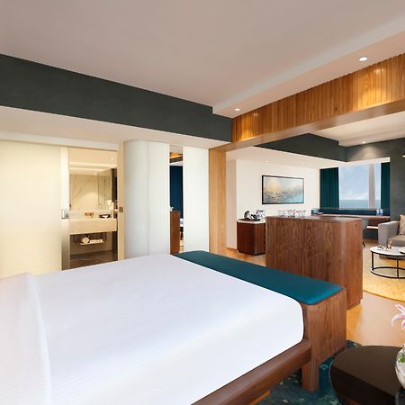 ホテル ノボテル ムンバイ ジュフ ビーチ エクステリア 写真 Suite at the hotel