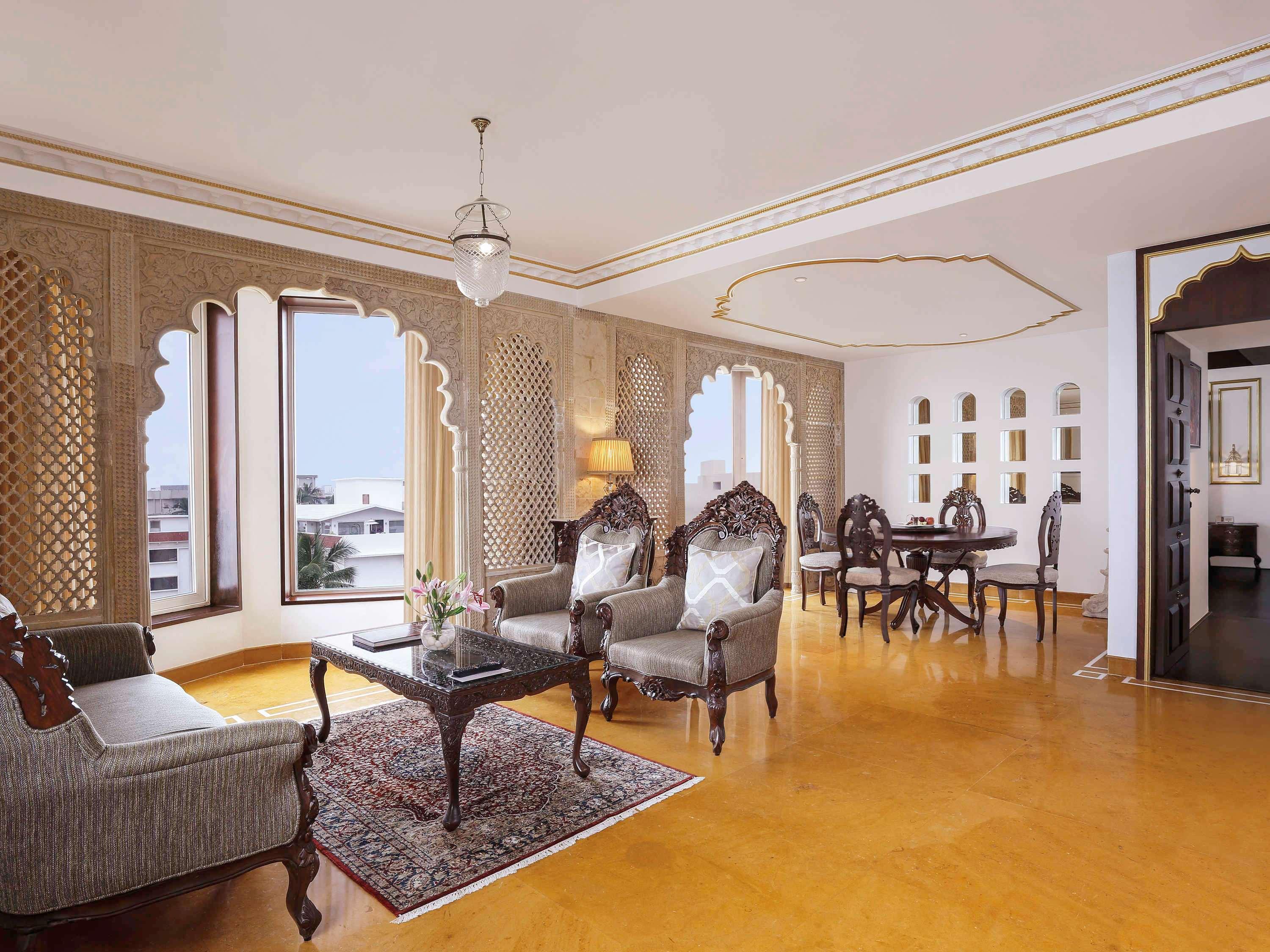 ホテル ノボテル ムンバイ ジュフ ビーチ エクステリア 写真 A suite at the Taj Mahal Palace