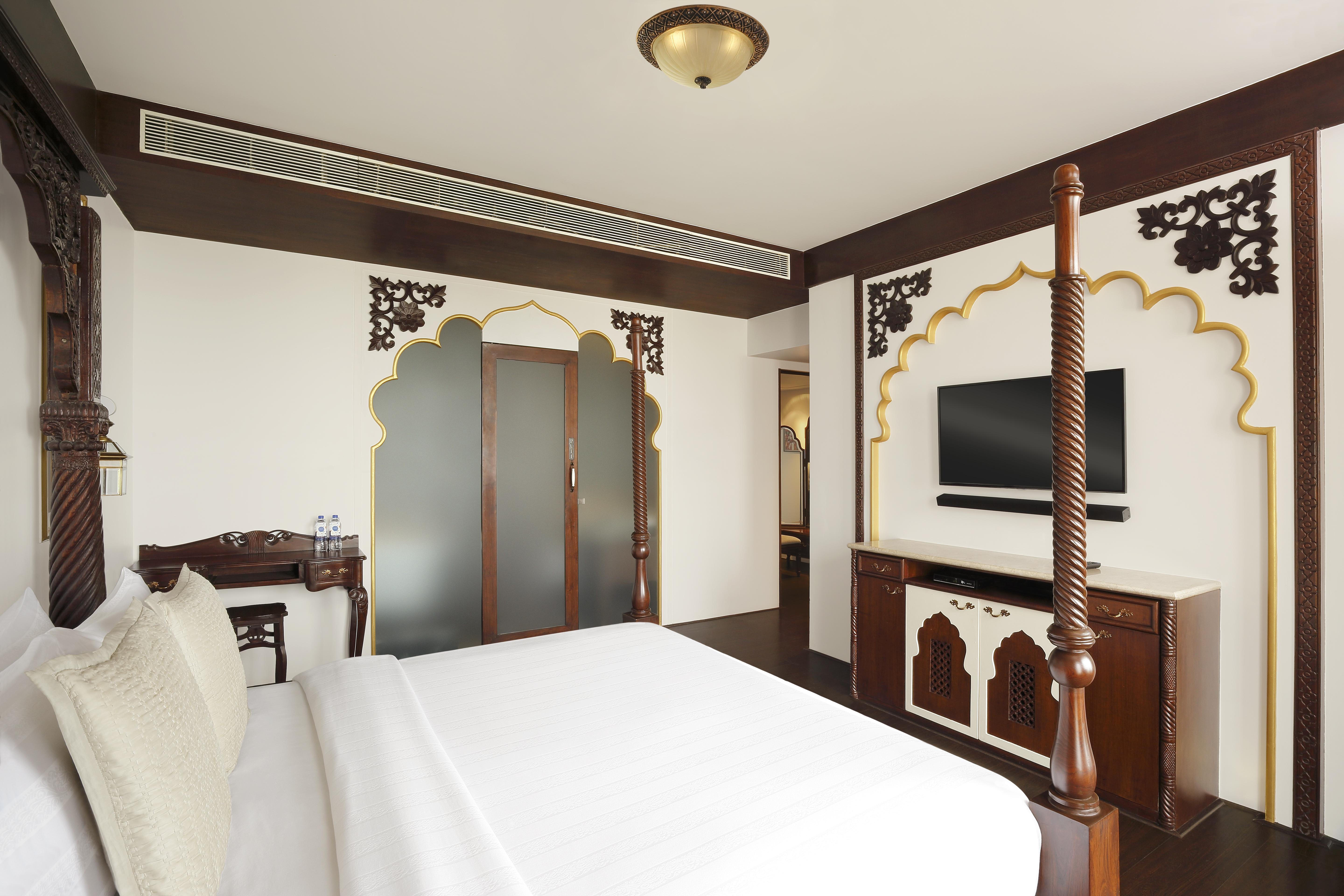 ホテル ノボテル ムンバイ ジュフ ビーチ エクステリア 写真 A bedroom in the hotel