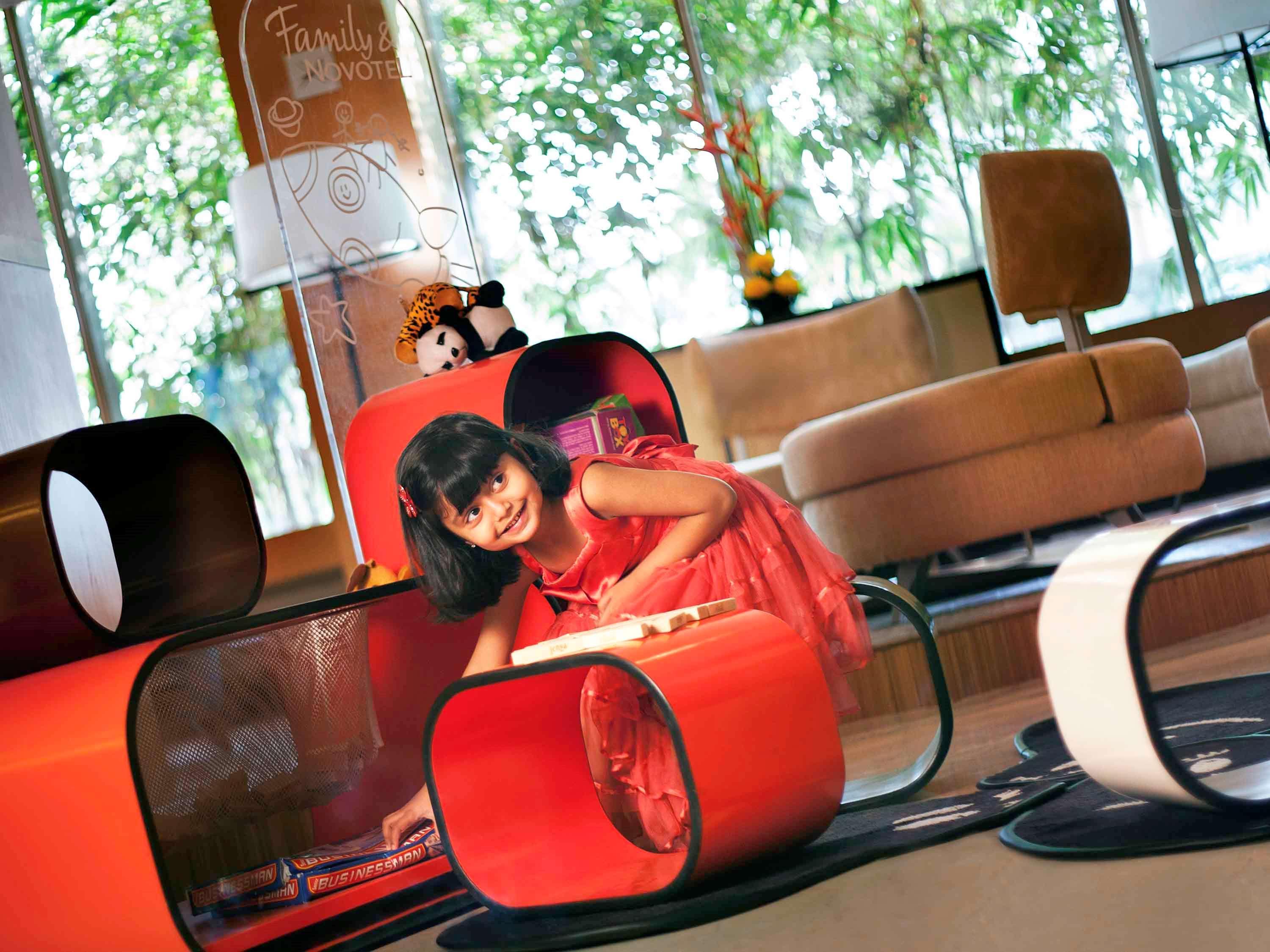 ホテル ノボテル ムンバイ ジュフ ビーチ エクステリア 写真 The lobby of the hotel