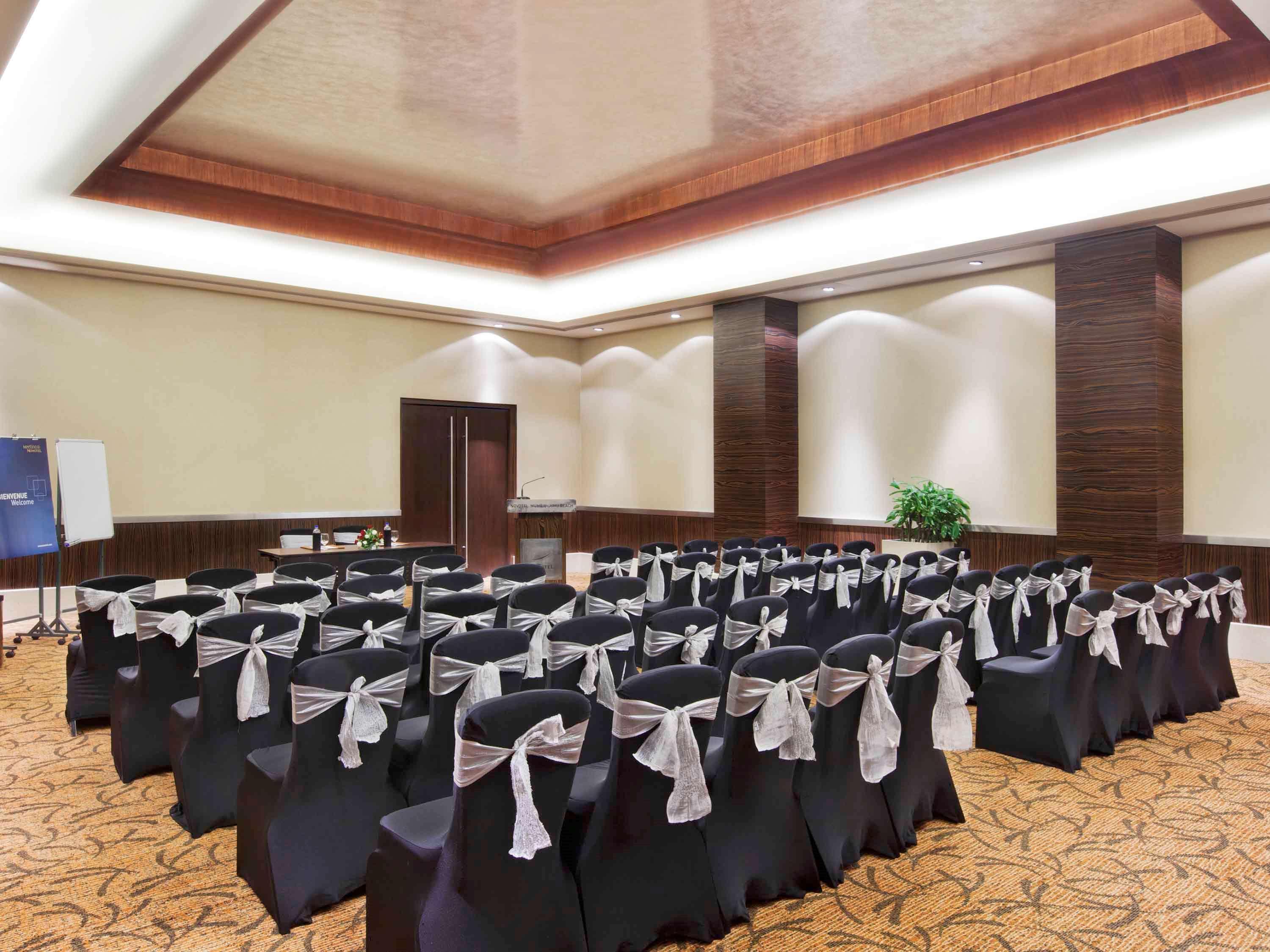 ホテル ノボテル ムンバイ ジュフ ビーチ エクステリア 写真 Meeting room