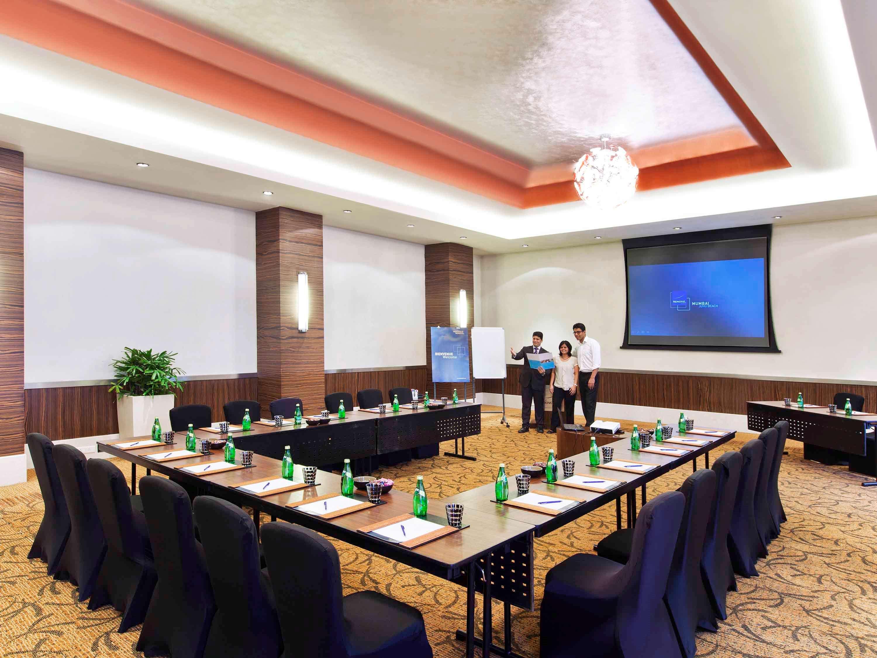 ホテル ノボテル ムンバイ ジュフ ビーチ エクステリア 写真 Meeting room